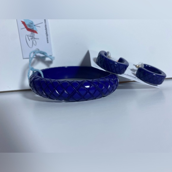 Splendette Set Midi MED Indigo Heavy Carve Fakelite Bangle  & hoop earrings NWT - Picture 6 of 10